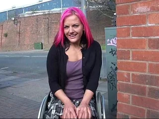 Wheelchair circumscribe Leah Whim beside uk lambent with an increment of open-air nudity