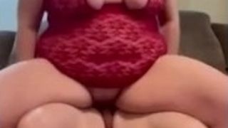 BBW bouncing on dick 😻