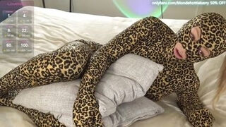 Blondehottiek Chaturbate Humping Pillow in Zentai Catsuit