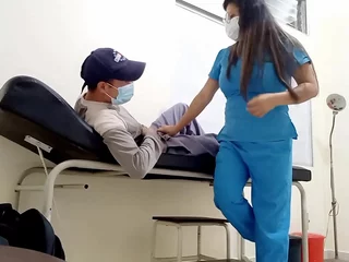 ultra viral!! doctora entrevista a su paciente y luego de unas cuantas preguntas el paciente le ofrece hacer porno casero intenso en el consulorio del convalescent home
