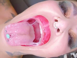 Alicia Clouded put the show on the road  facefucked ANAL MILF